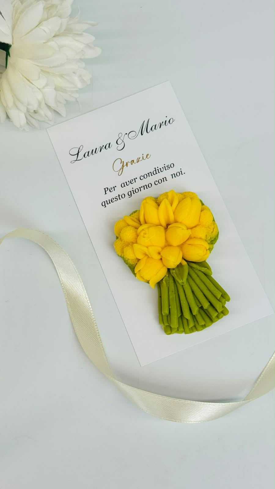 Segnaposto Bouquet di tulipani in sapone su cartoncino