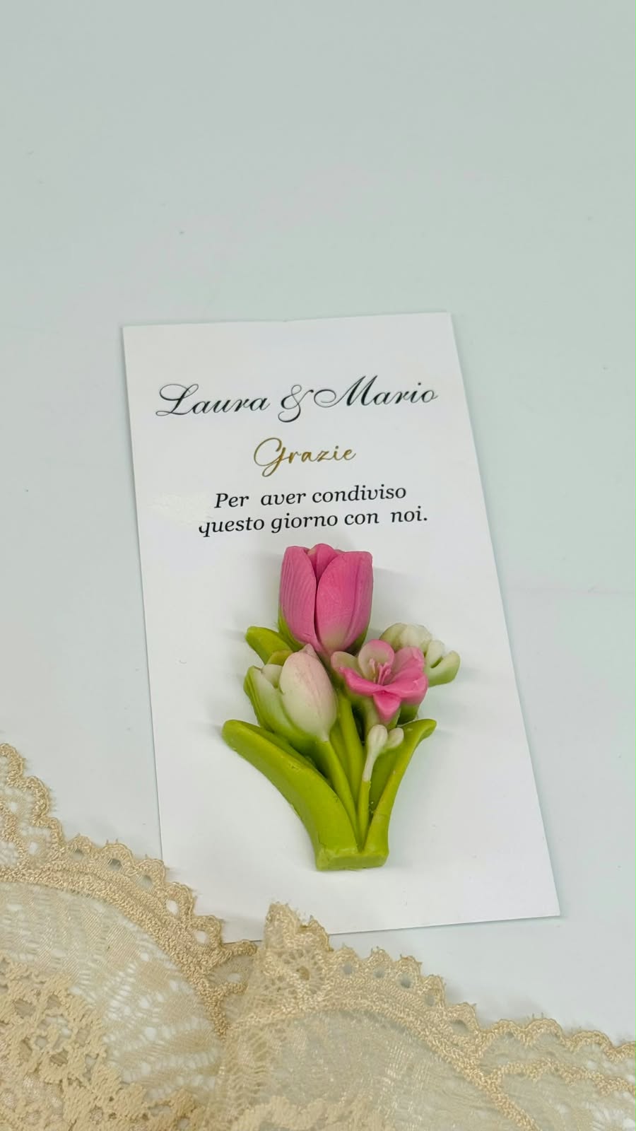 Segnaposto Bouquet di fiori in sapone su cartoncino