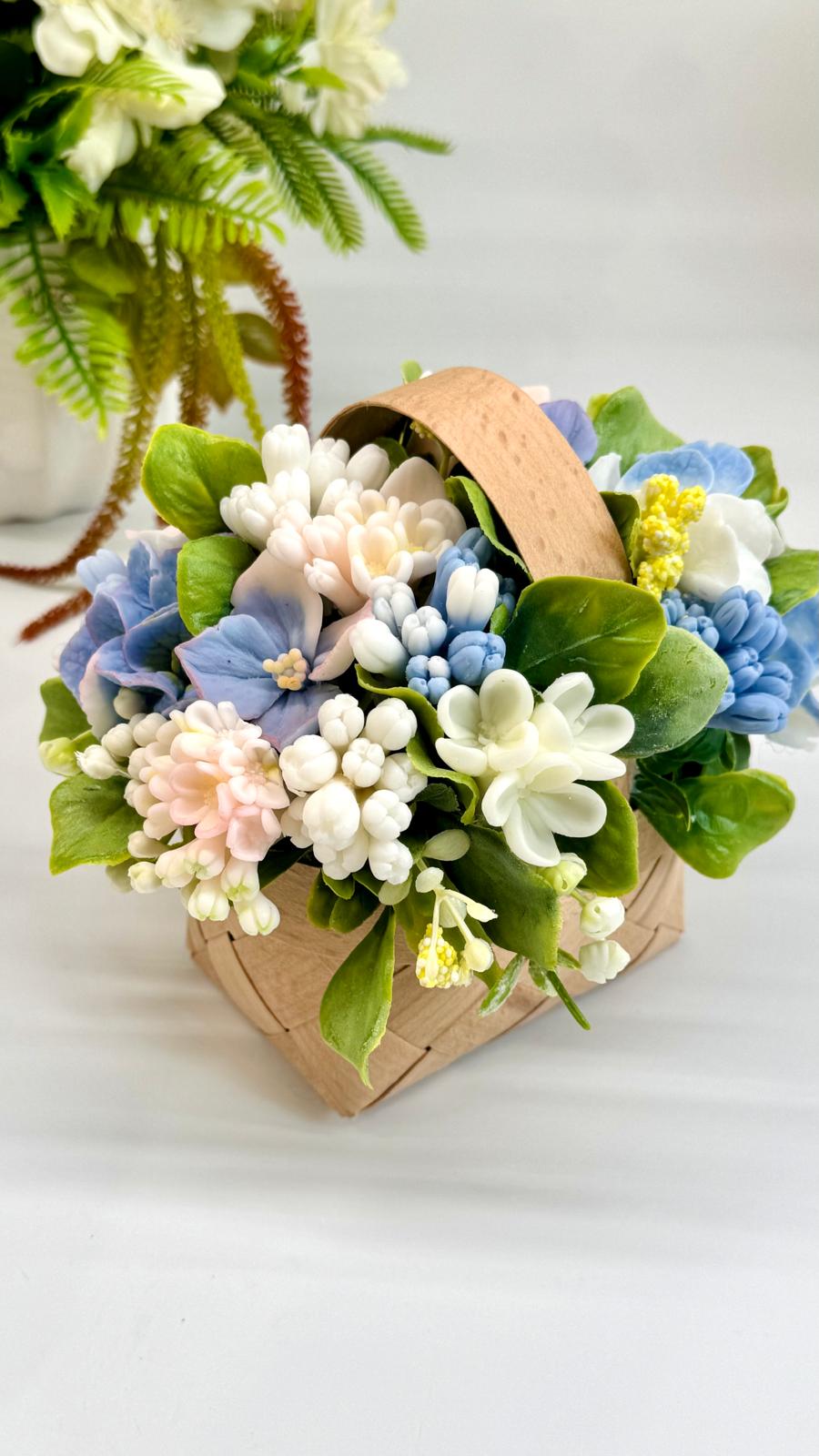 Mini Bouquet di sapone in cestino di Vimini